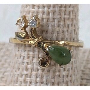 Vintage Gold Tone Jade Teardrop Ring w/ Clear Accents Sz‎ 6.5 Floral Design